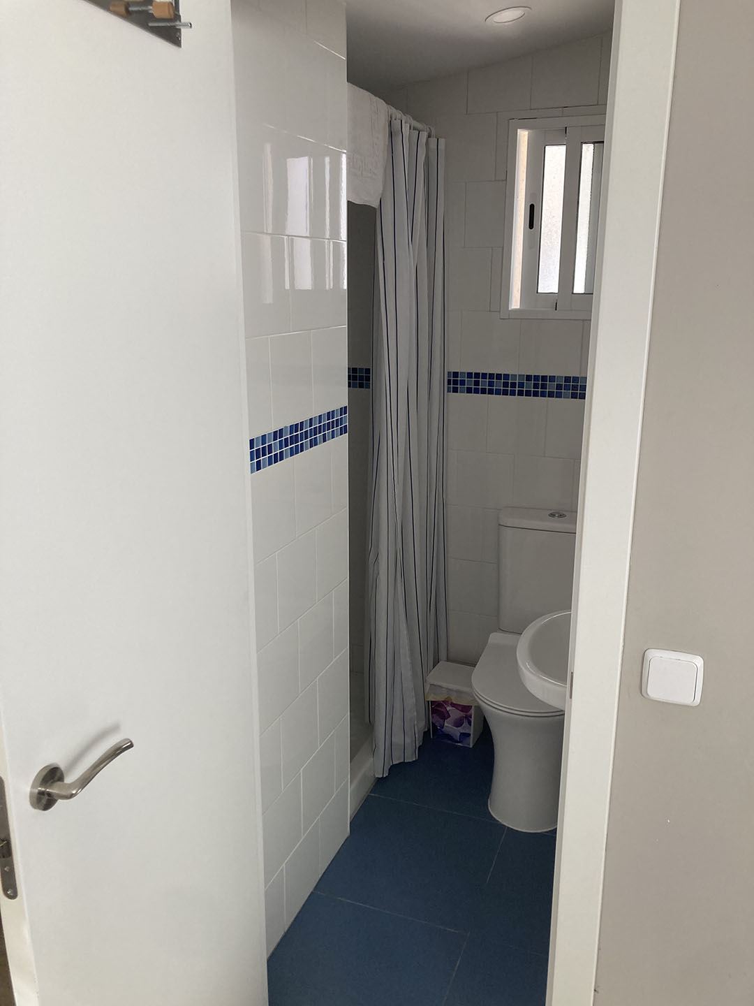 Baño básico y funcional